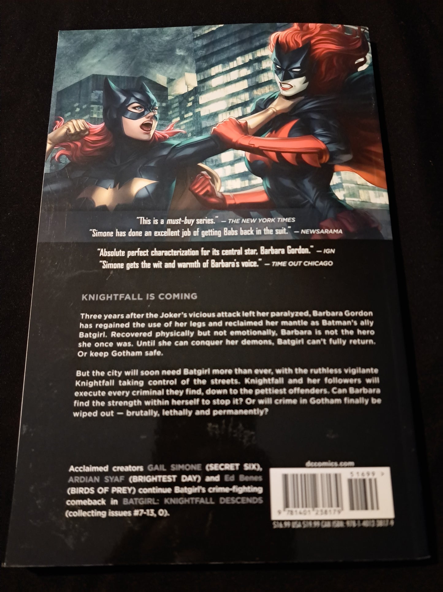 Batgirl Vol. 2 Knightfall Descends (DC Comics December 2013)