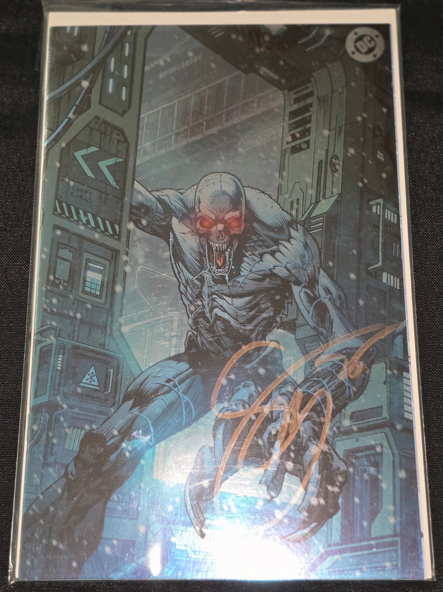ABSOLUTE BATMAN #8 DANNY EARLS FOIL VARIANT SIGNED BY SCOTT SNYDER W/COA