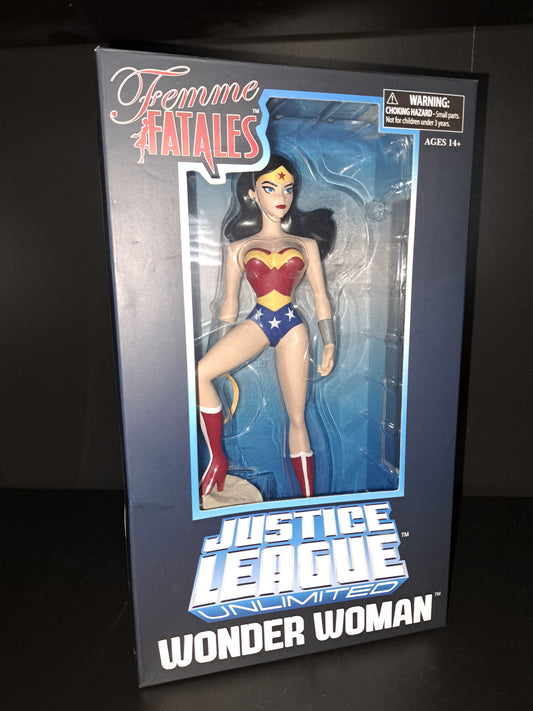 Diamond Gallery Femme Fatales Justice League Unlimited  Wonder Woman PVC Statue