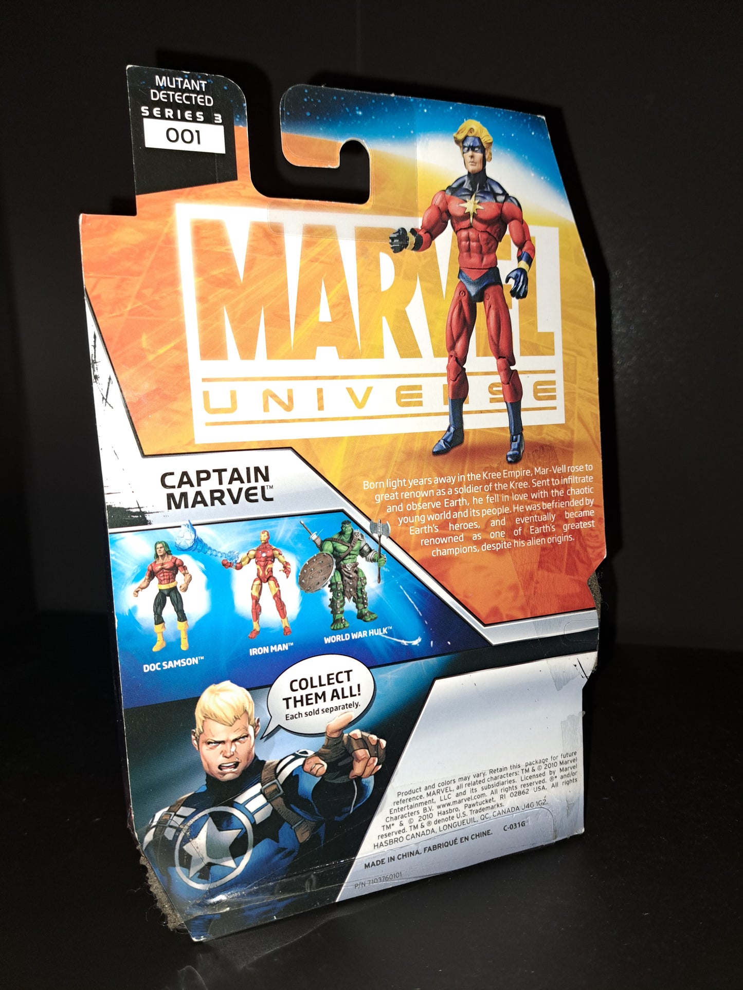Marvel Universe 3.75" Captain Marvel Figure #001 With Figure Stand
