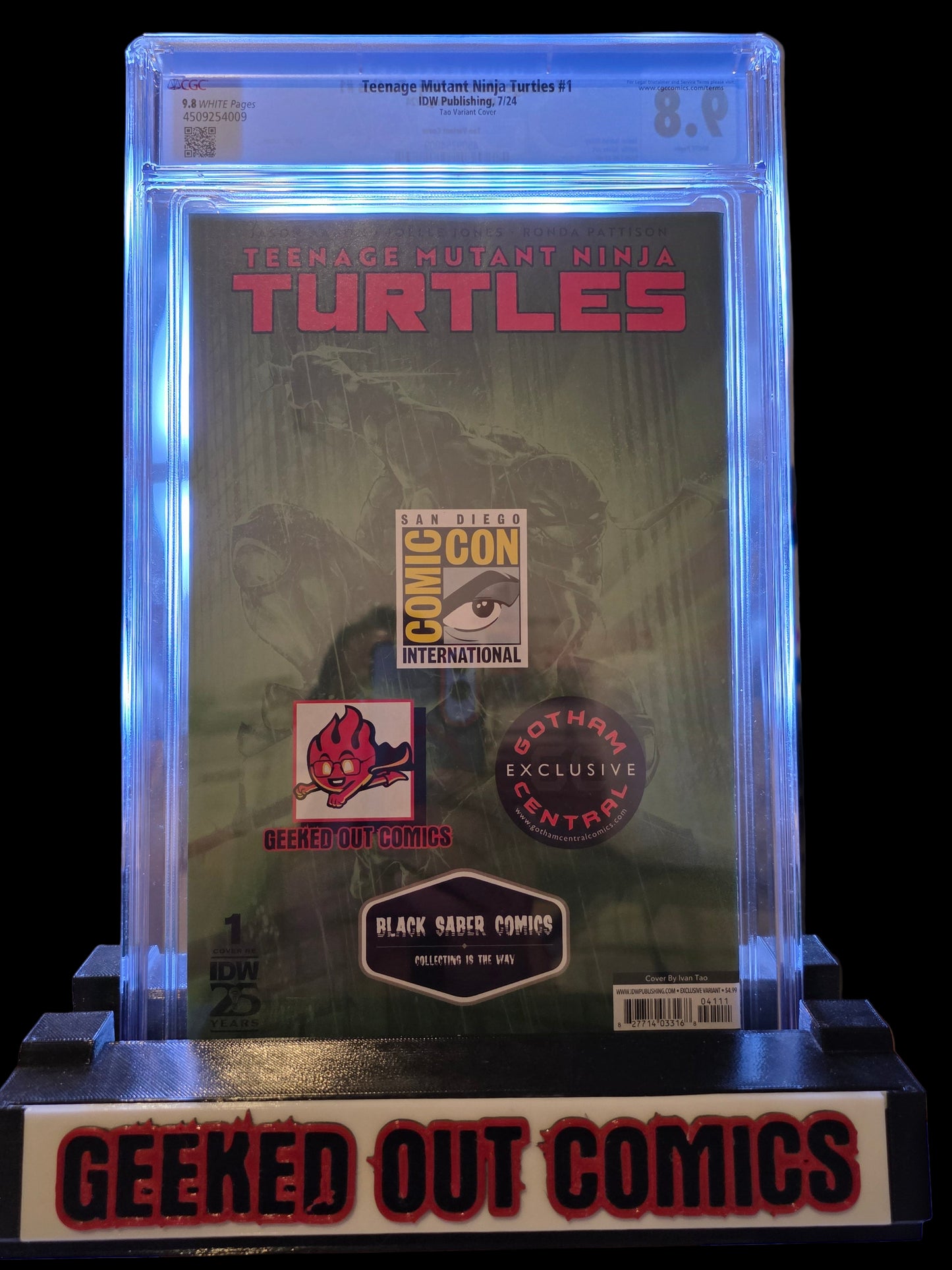 TMNT TEENAGE MUTANT NINJA TURTLES #1 CGC 9.8 IVAN TAO SDCC VIRGIN VARIANT IN HAND 2024