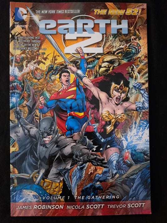 Earth 2 Vol. 1: The Gathering (The New 52) by Robinson, James