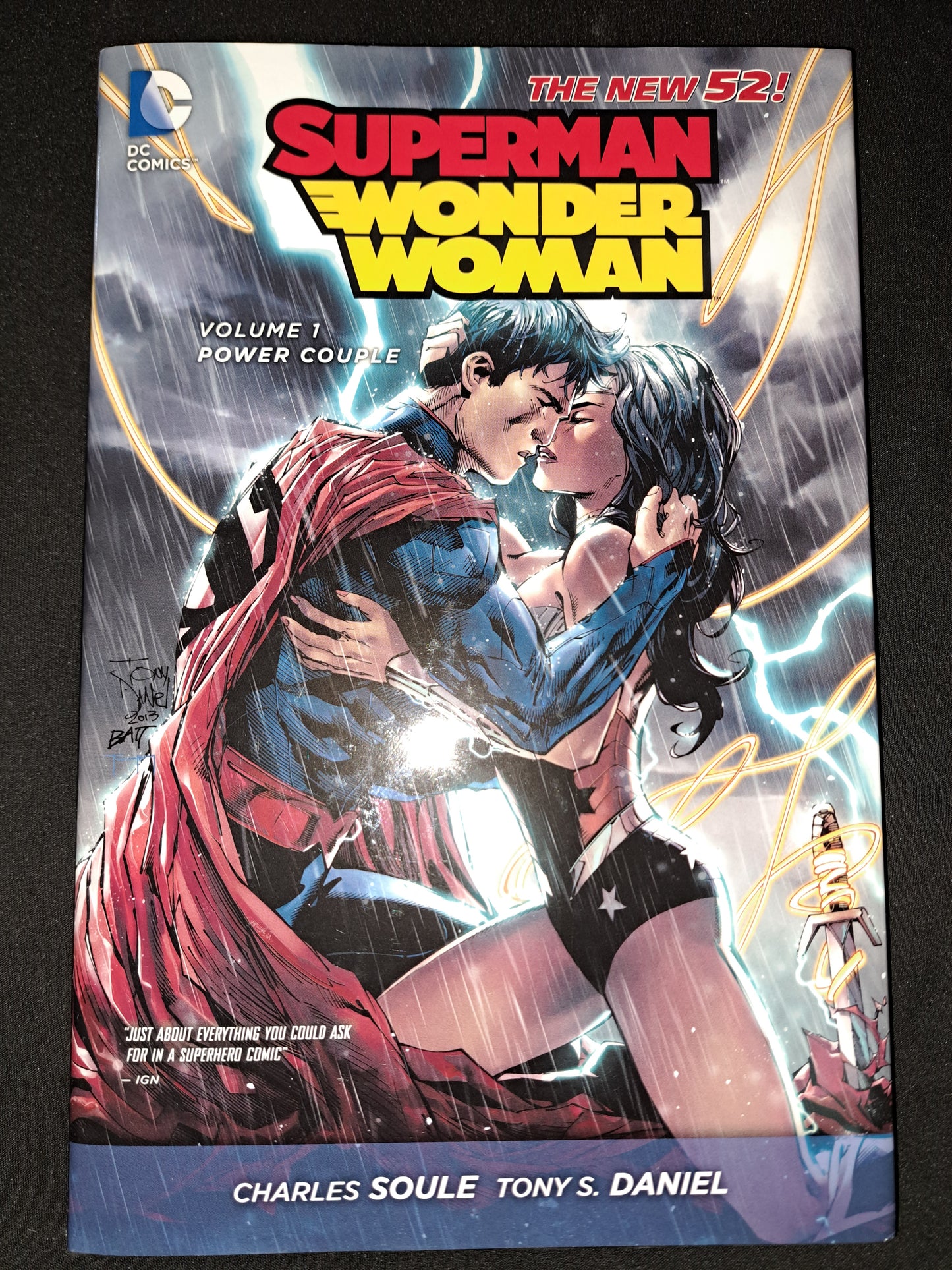 Superman / Wonder Woman: Power Couple (DC Comics Hardcover Volume 1) The New 52!